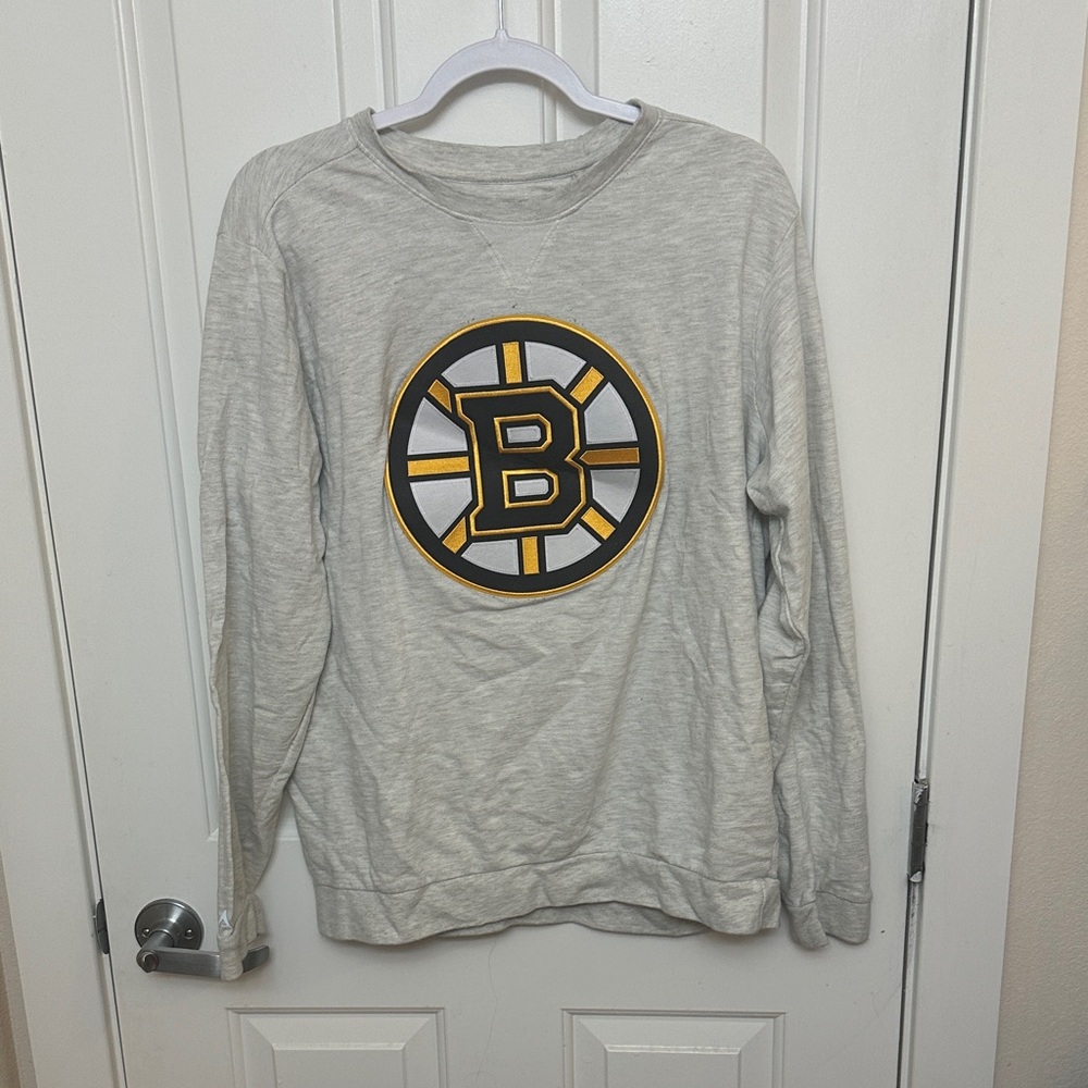 Gray Sweatshirt with Boston Bruins Logo